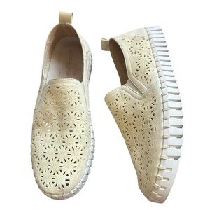 Ilse Jacobsen Pale Yellow Tulip Laser Cut Slip On Shoes Size 43